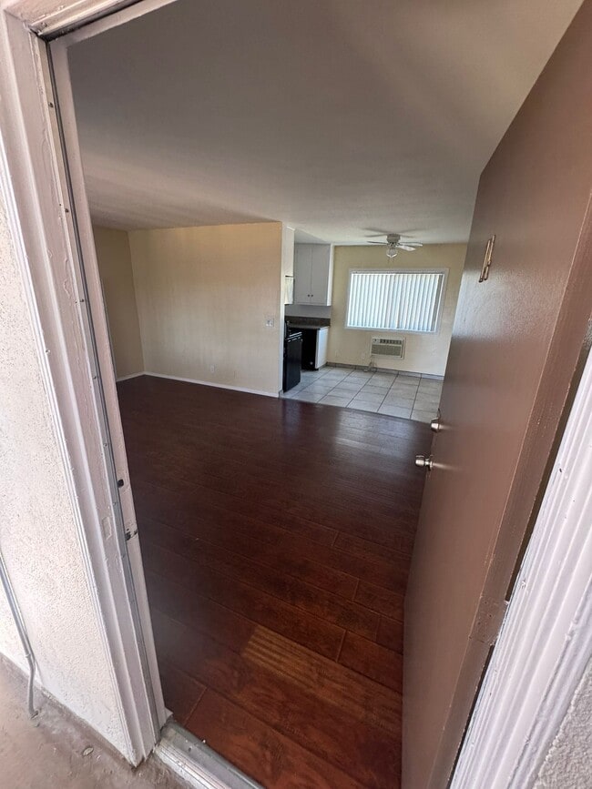 Photo - 6633 Woodley Ave Unit 14