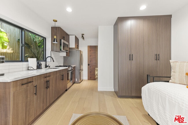 Photo - 3775 Aloha St