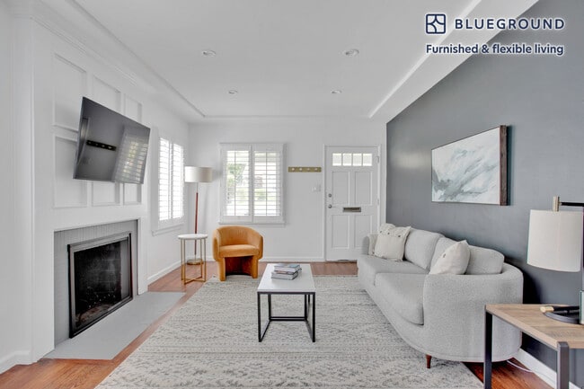 Photo - 8364 Westlawn Ave