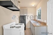 Photo - 439 E 55th St House