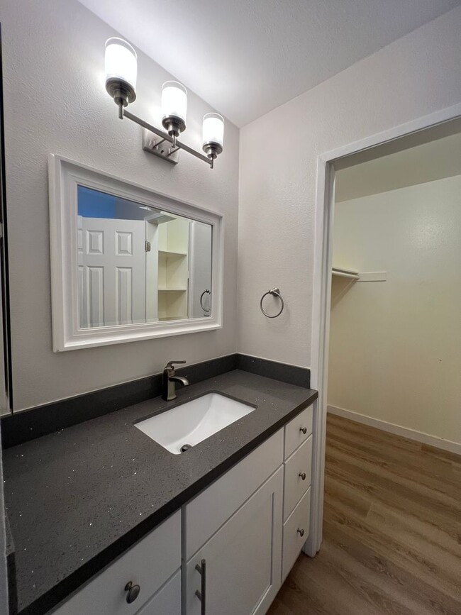 Photo - Irvine 2 bedroom with Upgrades