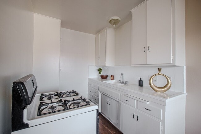 Photo - 1887 Locust Ave Unit 3