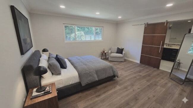 Photo - 740 Katherine Ln