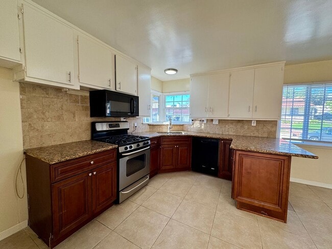 Photo - 2636 E Wall St Unit 2636