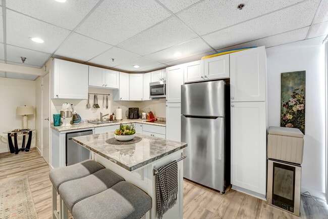 Building Photo - 1347 23rd St Rental