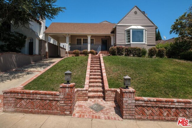 Photo - 10707 Wellworth Ave