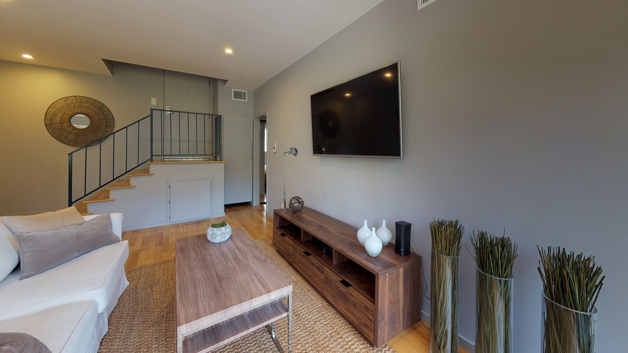 3D Tour - 888 Hilgard  Furnished and Unfurnished