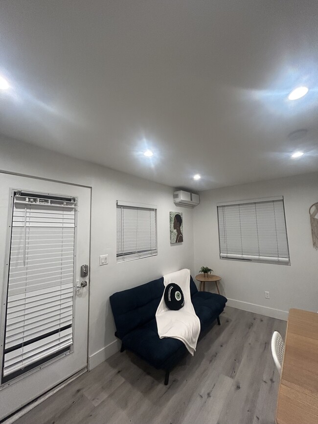 Photo - 8549 Elizalde Ave