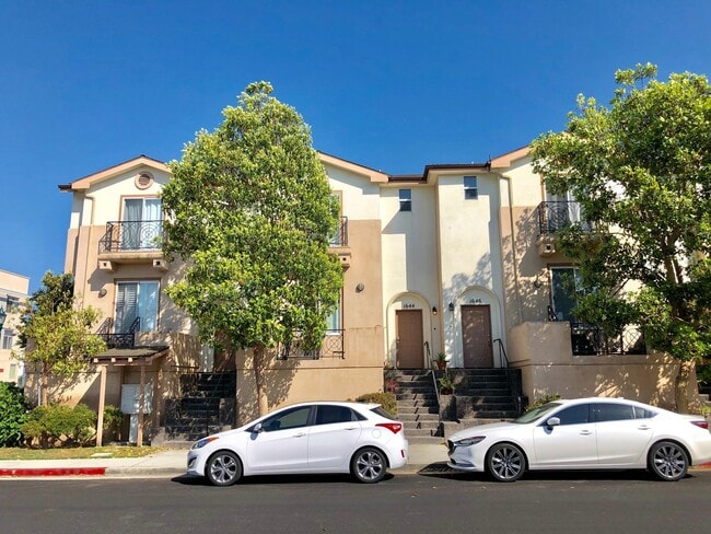 Photo - Lovely 3 bd/2.5 ba Townhome - Old Town Torrance!