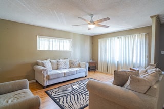 Photo - 5001 54th St