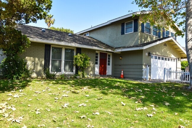 Building Photo - Large Home in North Orange