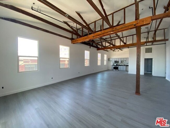 Photo - 726 S Santa Fe Ave