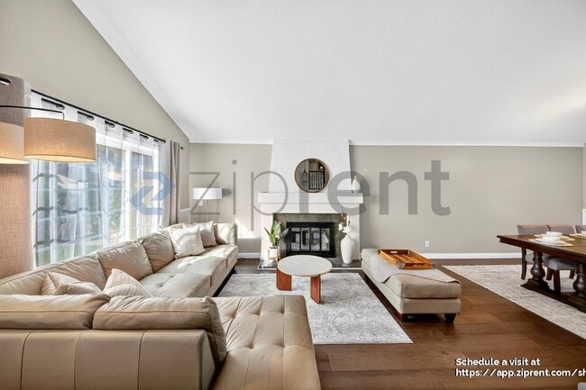 Photo - 353 S Heatherstone St