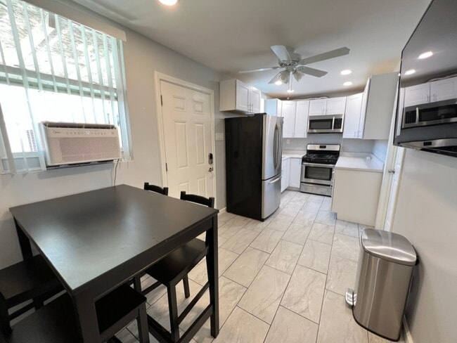 Photo - 132 S Lemon Ave