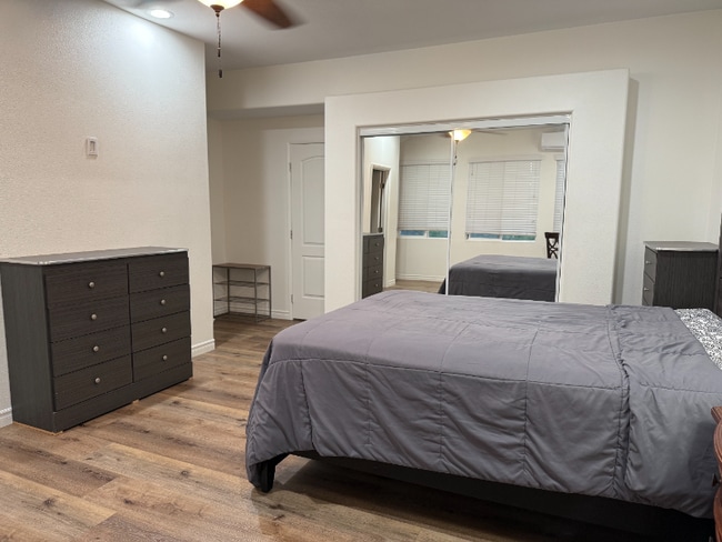 Photo - 7847 Hazelnut Dr