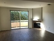 Photo - MUR Apartments