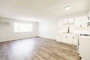Photo - 226 S Serrano Ave