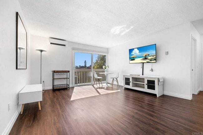 Photo - 403 Requeza St