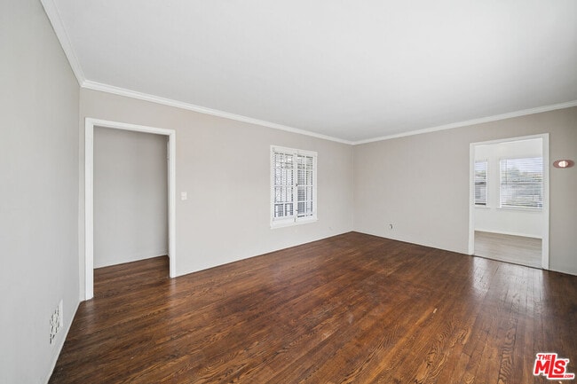 Photo - 1402 N Mansfield Ave Unit 1402 1/2