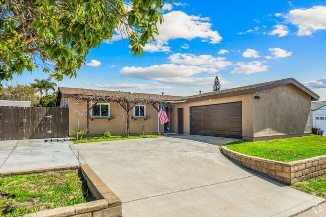 Building Photo - Beautiful Single Story In Great Location!! Rental