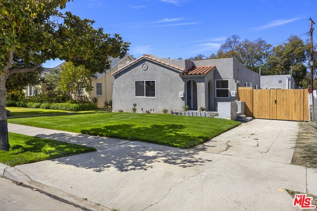 Photo - 121 W Elm Ave