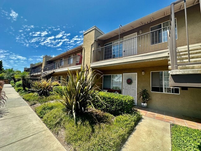 Building Photo - Bright 2nd floor Condo in Rolando near SDS... Unit 207