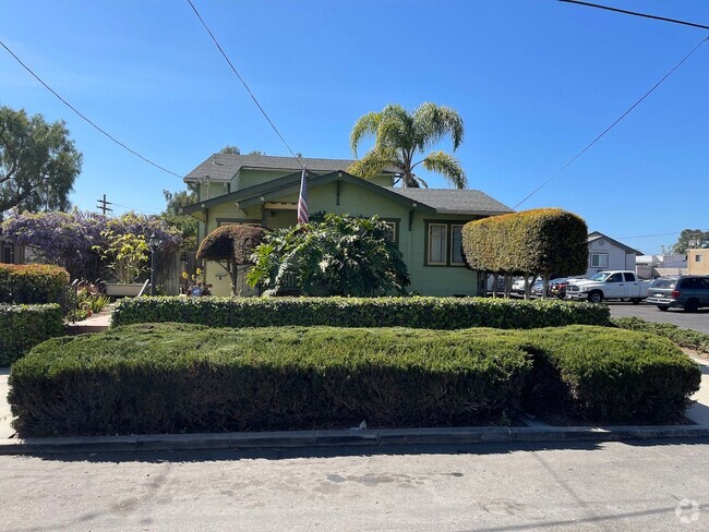Building Photo - Chula Vista 4.5 Bedrooms and 3 Bathrooms -... Rental