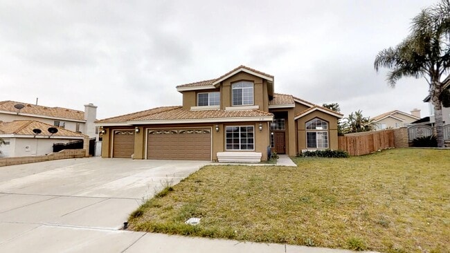 Coming Soon! Two-story stunner for lease i... - Coming Soon! Two-story stunner for lease i... House