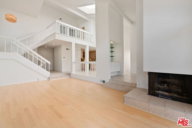 Photo - 1631 Michael Ln