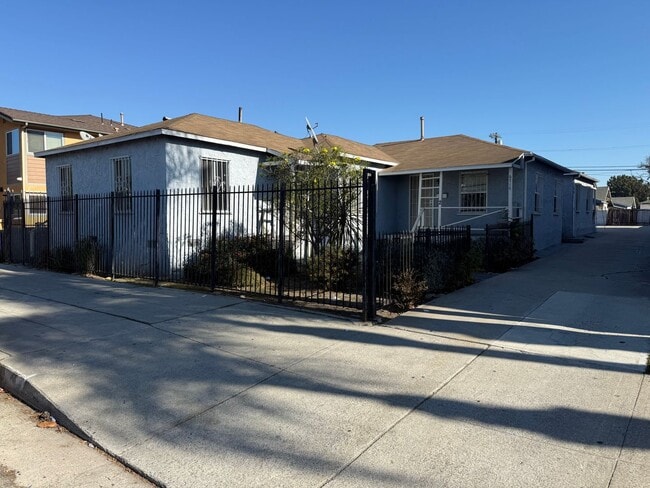 Building Photo - 6714 West Blvd Unit 6714 -1