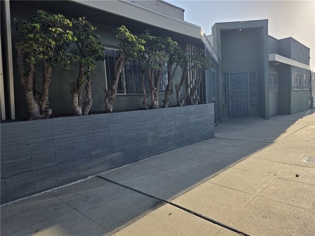 Photo - 5448 Pomona Blvd