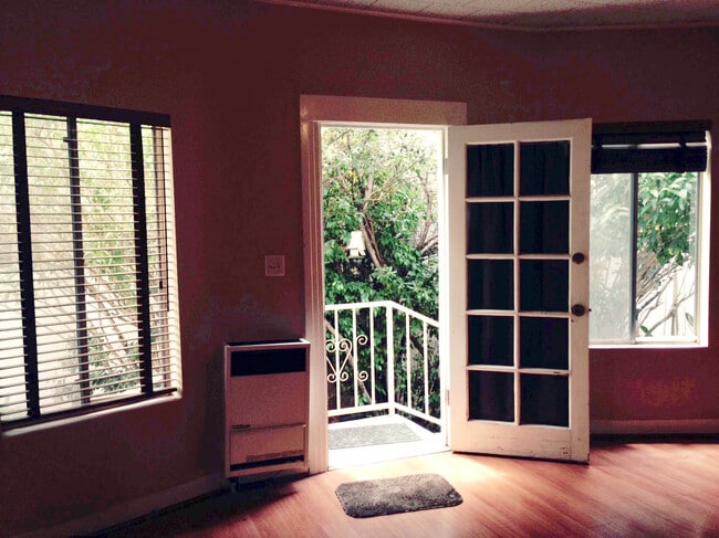 Front door - 1239 24th St Unit Half