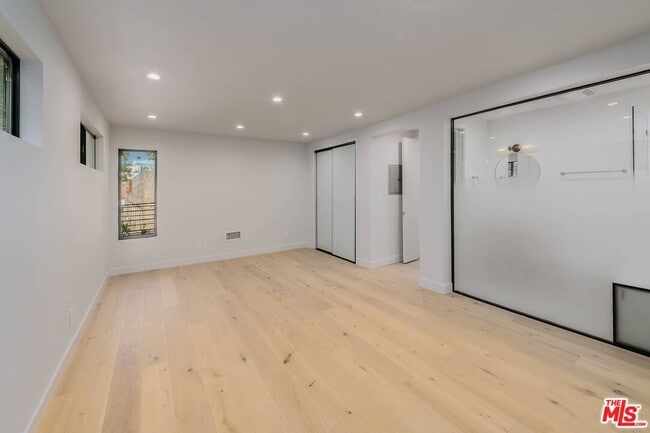 Photo - 3431 Larissa Dr