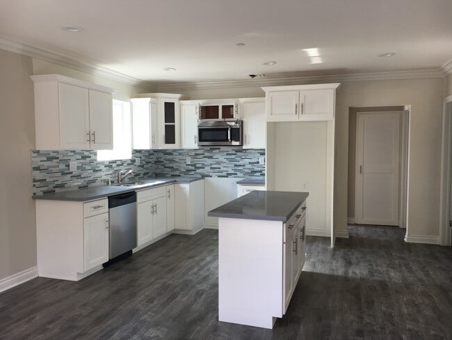 Photo - 2702 Bellevue Ave