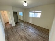 Photo - Rowena Apartments