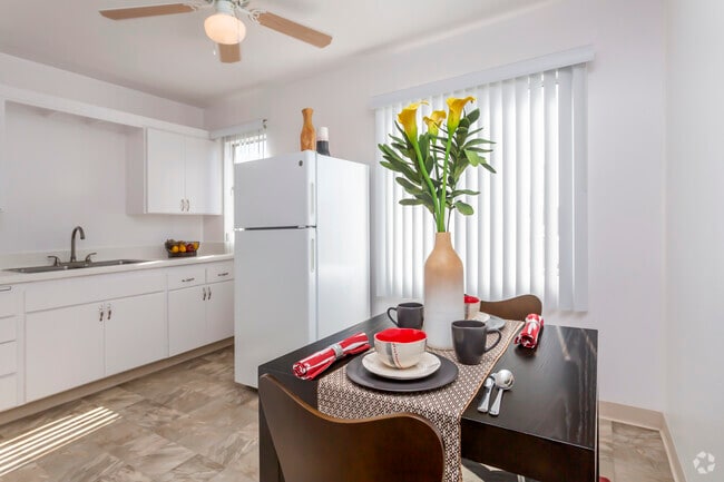 2 BR, 1 BA - 790 SF - Vistan Apartments