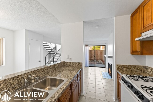 Photo - 16611 Jib Cir Unit 2