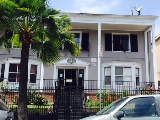 Photo - 845 Normandie Ave Unit 17