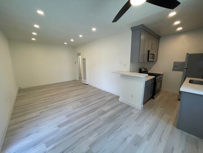 Photo - 12618 Pacific Ave Unit 06