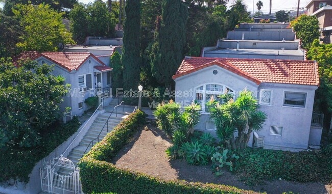 Building Photo - 807 Oro Terrace