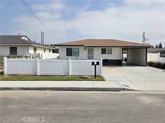 Building Photo - 12882 Lorna St
