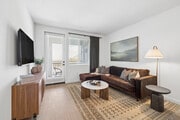 2BR, 2BA - 975SF - Living Room - Vintage Farms