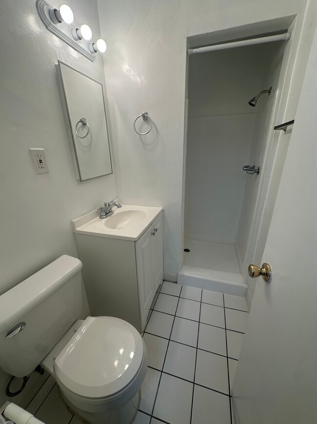 Photo - 1336 Berkeley St Unit 2