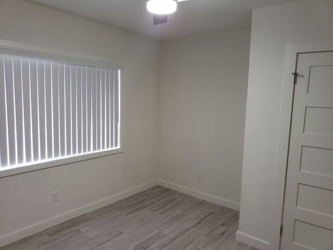 Photo - Newly Remodeled 1 Bedroom / Call or text O... Unit 1457