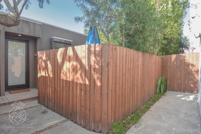 Photo - 905 Parkman Ave Unit 905.5