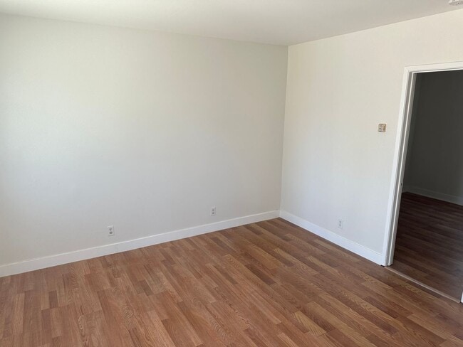 Photo - 632 W 9th St Unit 3