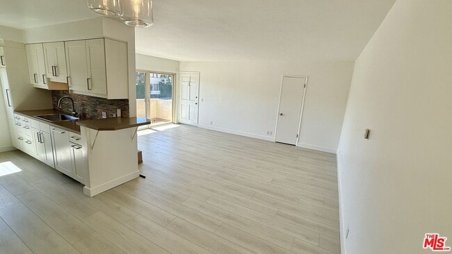 Photo - 22351 Pacific Coast Hwy Unit D