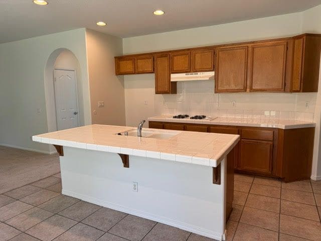 Photo - 14882 Meridian