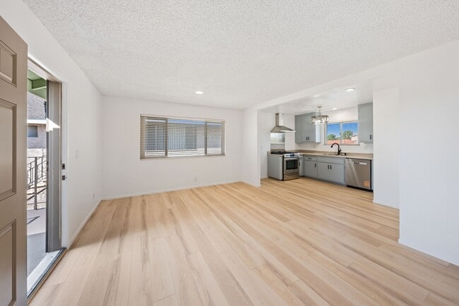 Photo - 3913 W 178th St Unit D