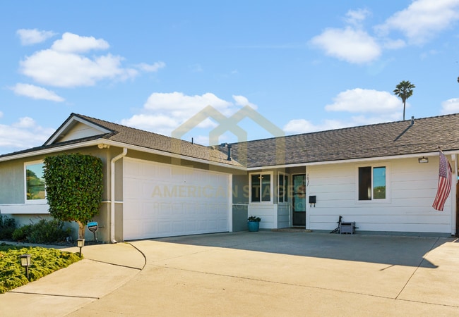 Photo - 1037 N Jasmine St House